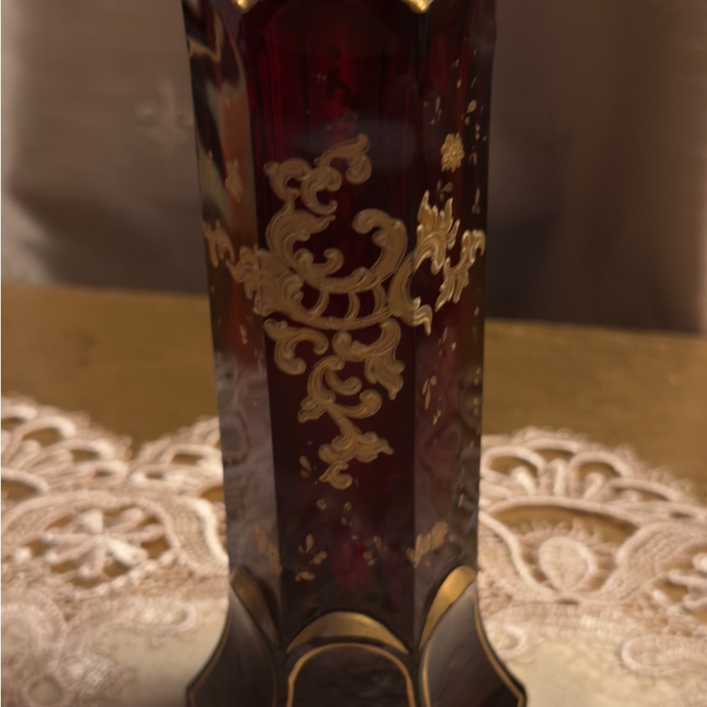 Vintage Ruby Red and Gold Glass Decorative Vase - Picture 5 of 8